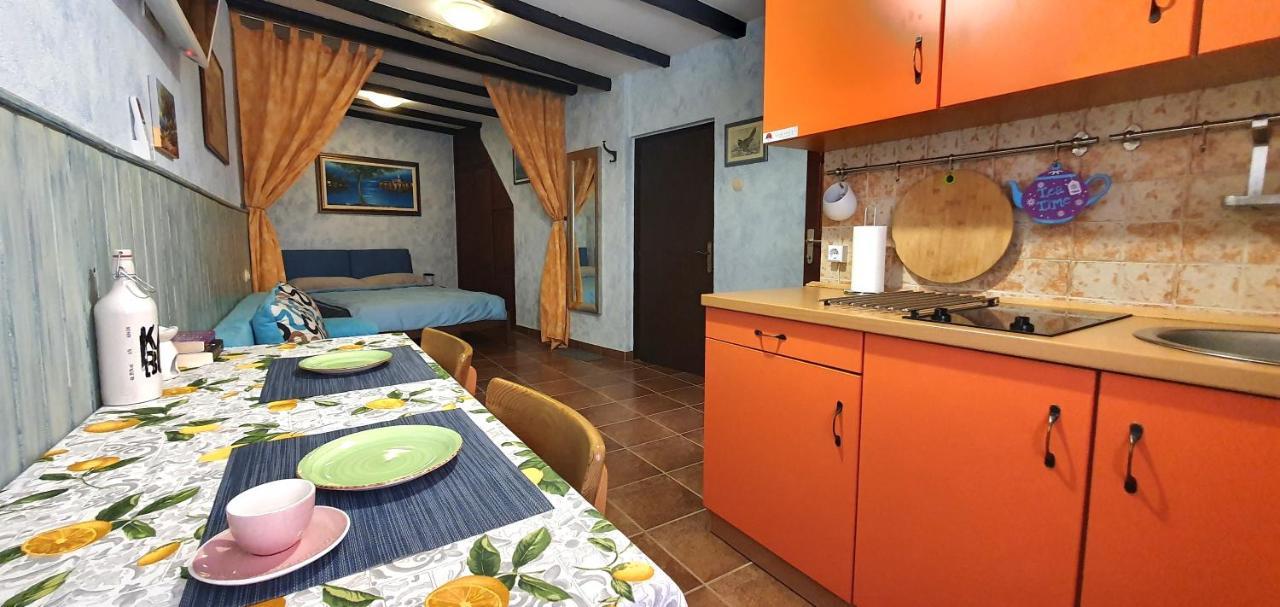Studio Apartment Grisia Rovinj Exteriör bild